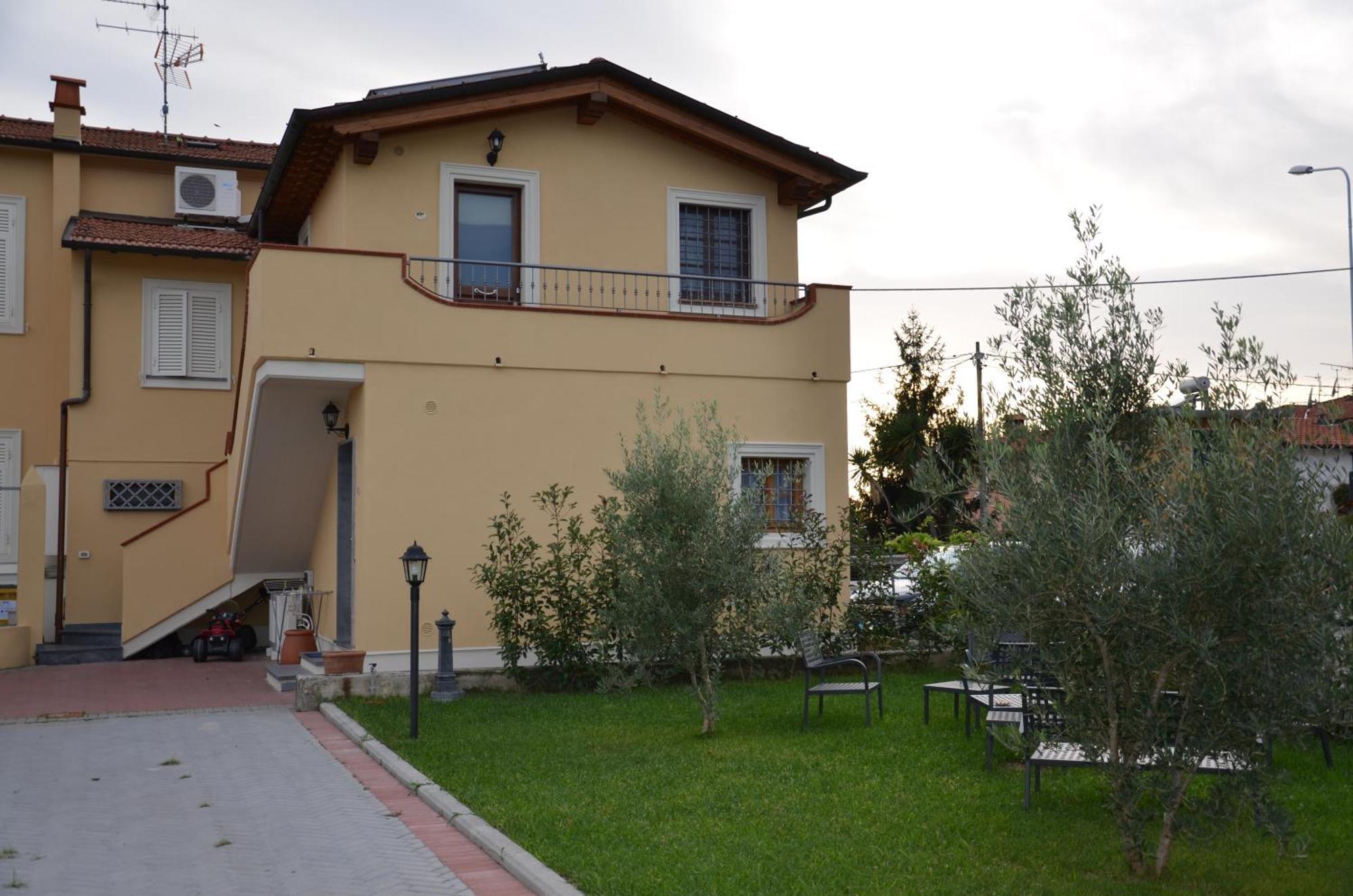 B & B Da Ferro Massarosa Ngoại thất bức ảnh