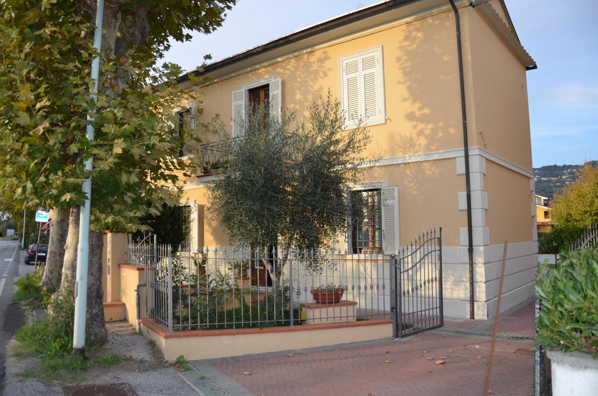 B & B Da Ferro Massarosa Ngoại thất bức ảnh